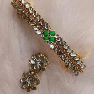 charming stylish eye shape kundan saree pin and hair clip – green